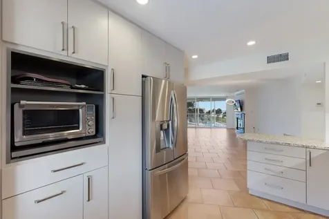 4835 Gulf Of Mexico Drive Longboat Key FL 34228