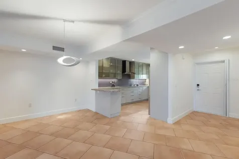 4835 Gulf Of Mexico Drive Longboat Key FL 34228