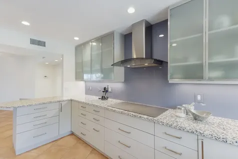 4835 Gulf Of Mexico Drive Longboat Key FL 34228