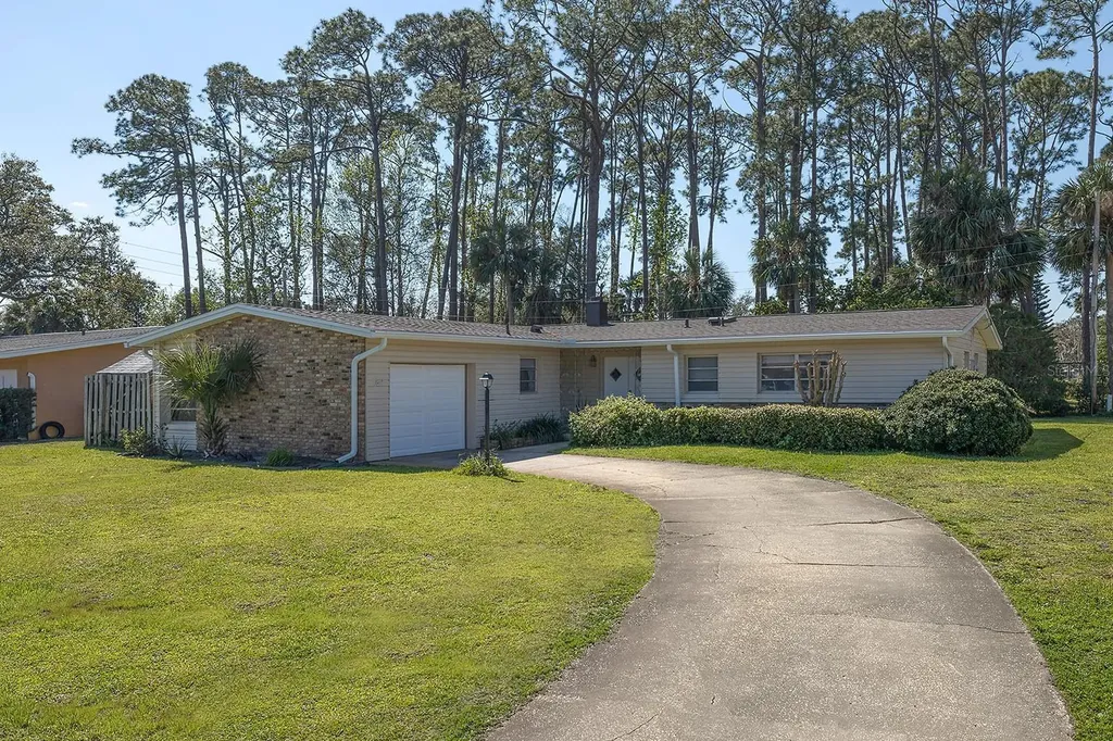 1504 Manor Drive Daytona Beach FL 32114