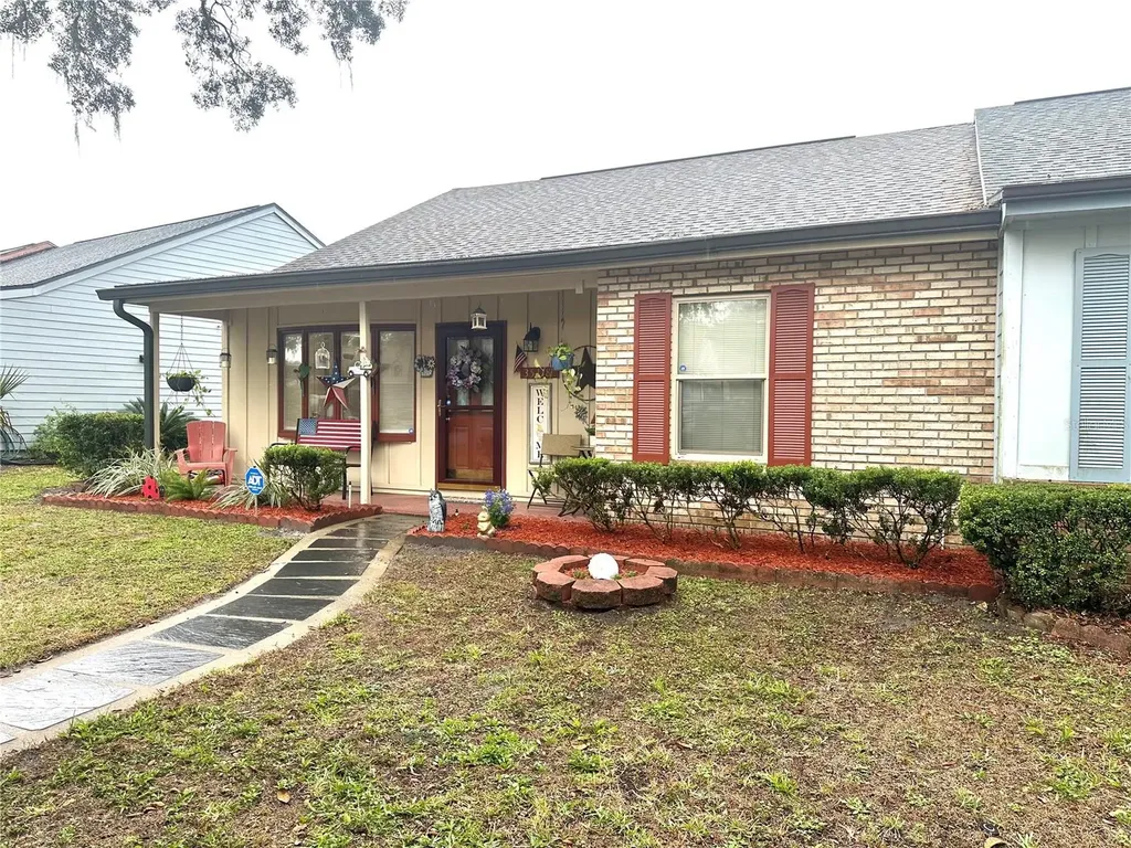 35118 Whispering Oaks Boulevard Dade City FL 33523