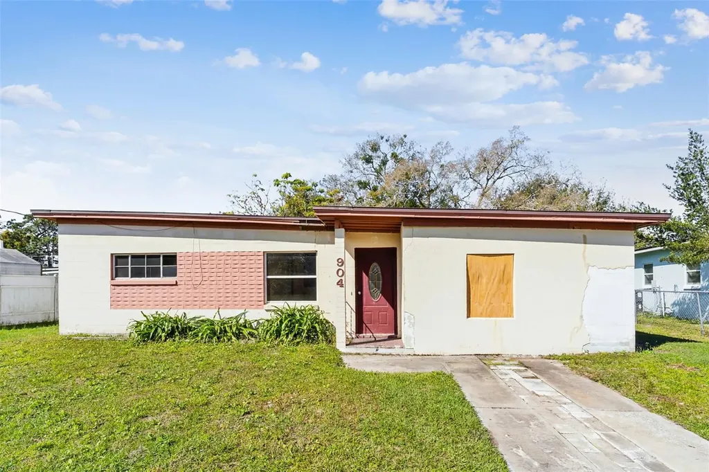 904 Bordeaux Place Orlando FL 32808