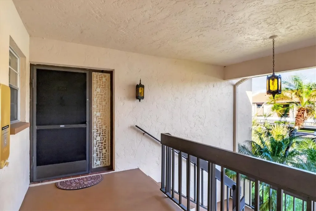 2446 Clubhouse Circle Sarasota FL 34232