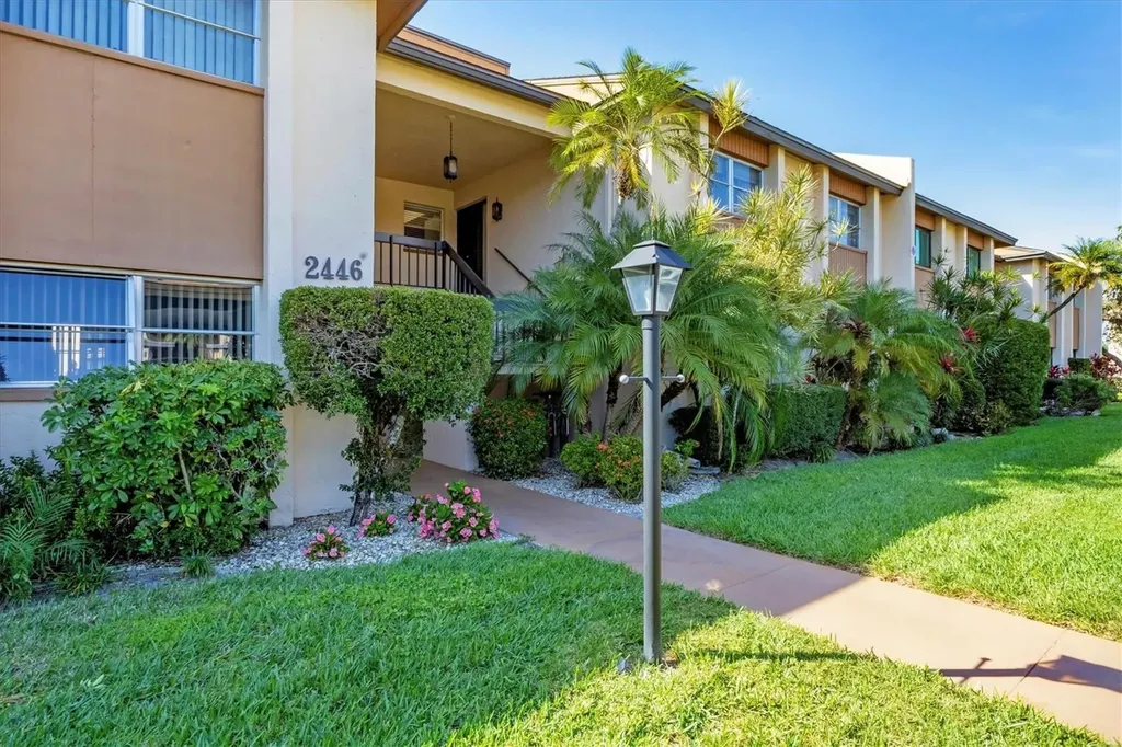 2446 Clubhouse Circle Sarasota FL 34232