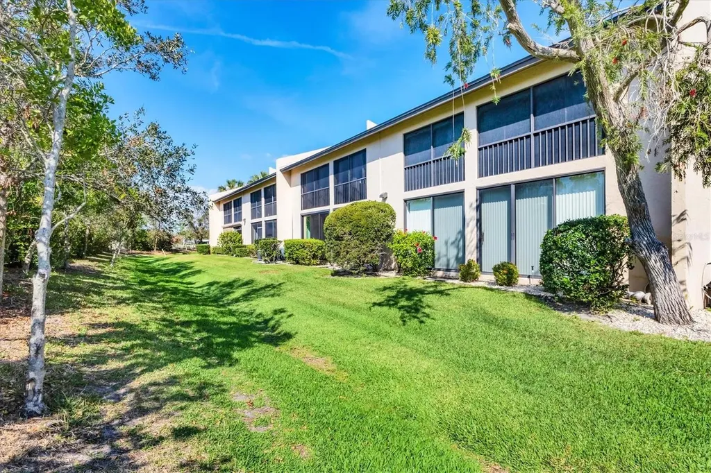 2446 Clubhouse Circle Sarasota FL 34232