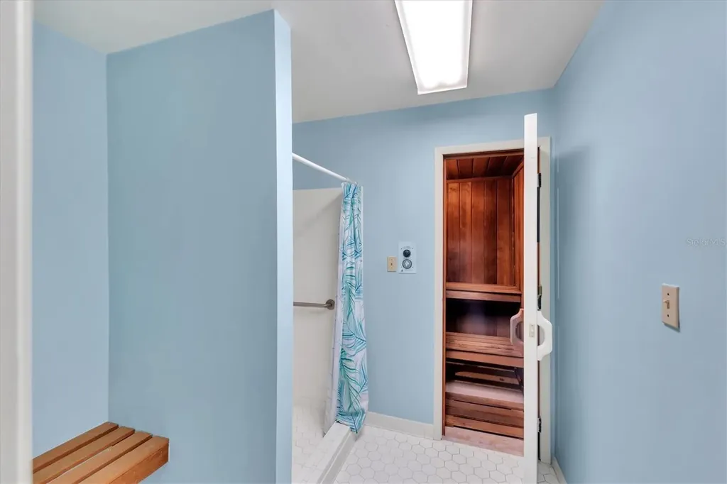 2446 Clubhouse Circle Sarasota FL 34232