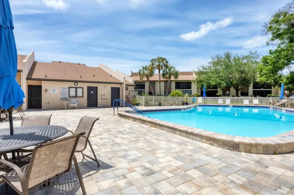 2446 Clubhouse Circle Sarasota FL 34232