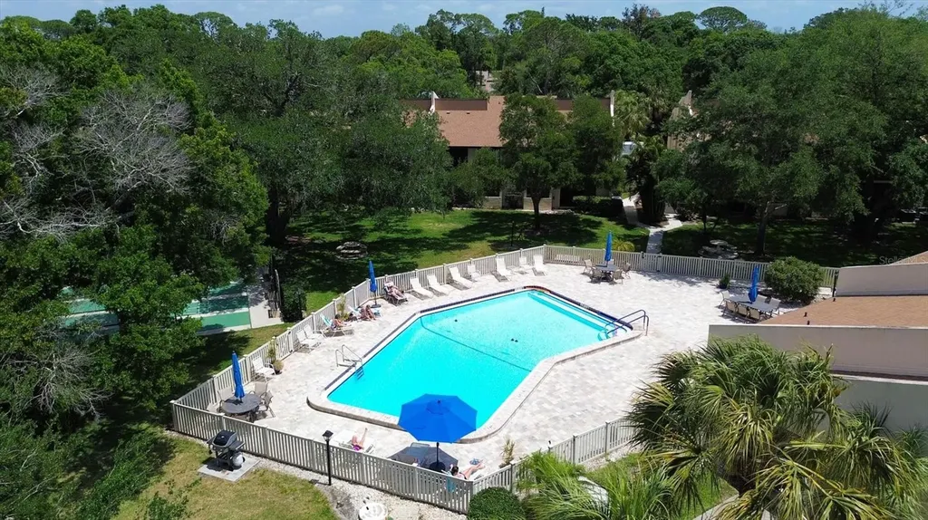 2446 Clubhouse Circle Sarasota FL 34232