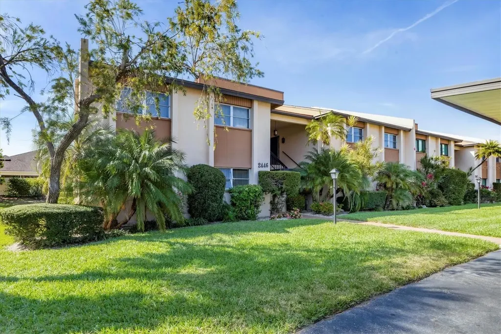 2446 Clubhouse Circle Sarasota FL 34232
