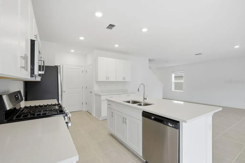 7351 Capstone Drive Groveland FL 34736