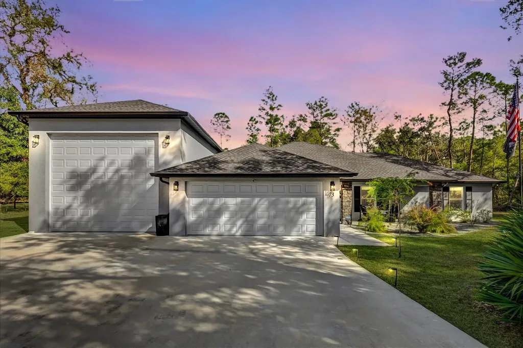 73 Bay Drive Ocklawaha FL 32179