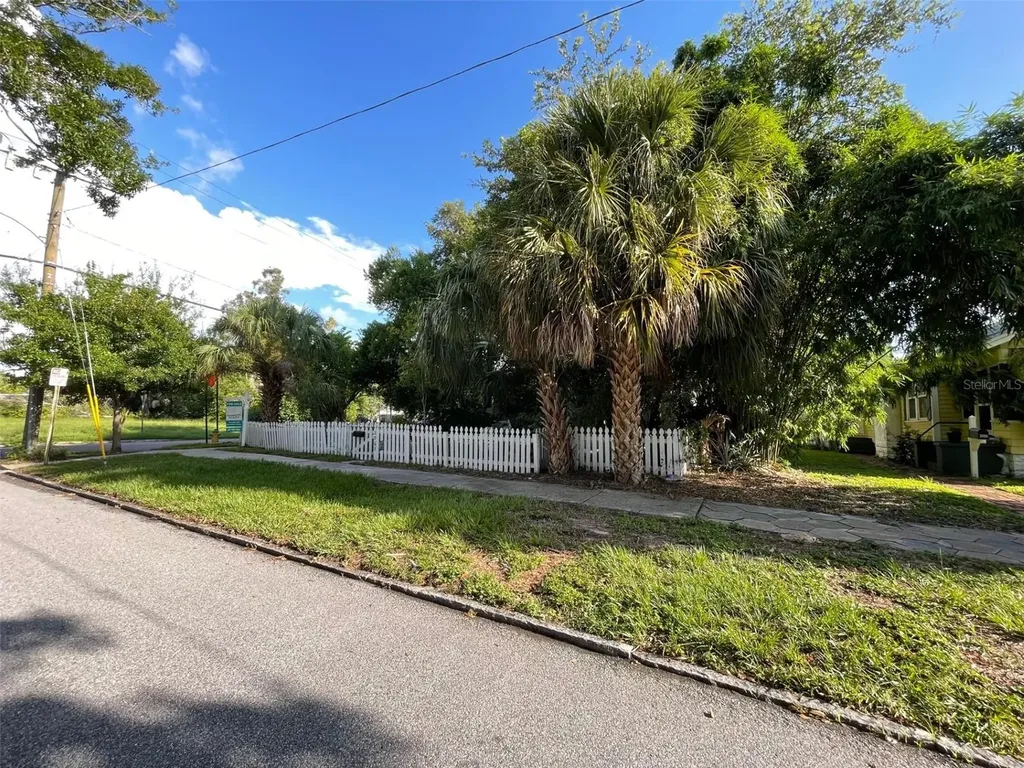 2963 Dartmouth Avenue N St Petersburg FL 33713