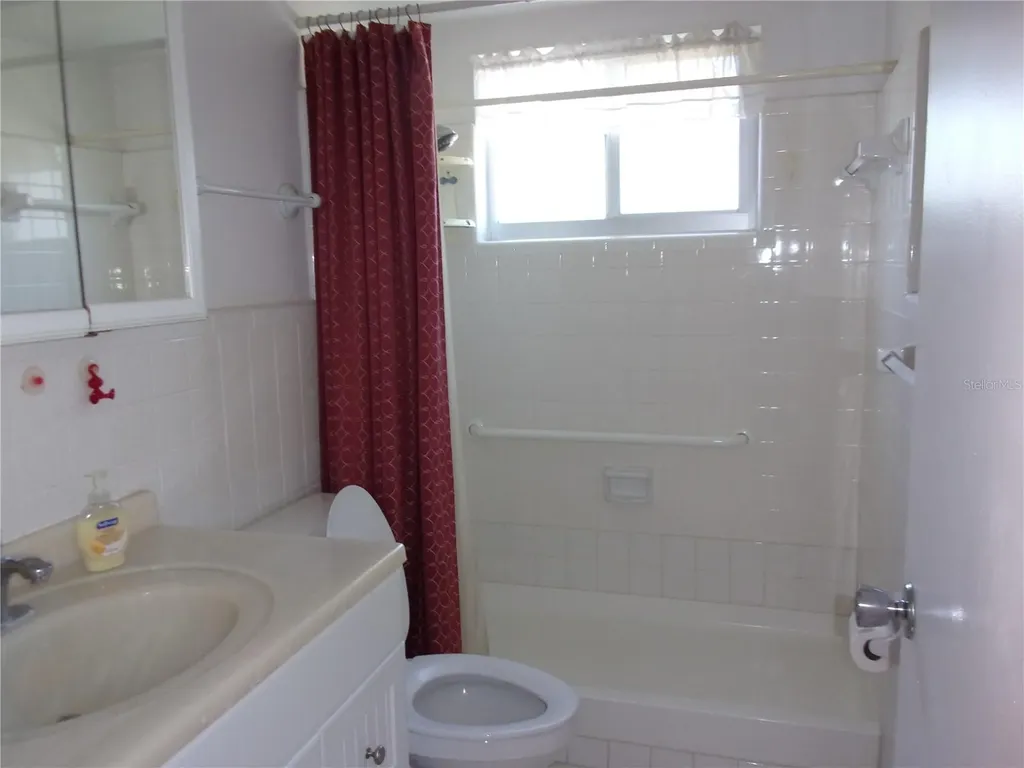 8525 111th Street Seminole FL 33772