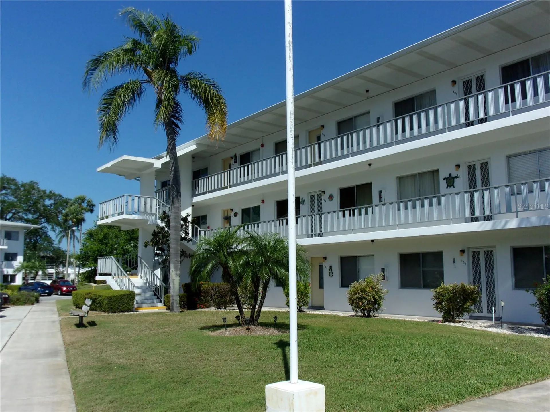 8525 111th Street Seminole FL 33772