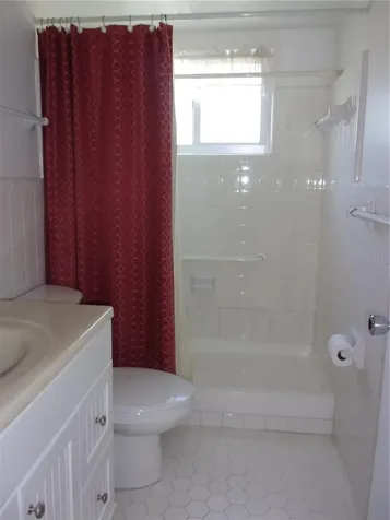 8525 111th Street Seminole FL 33772
