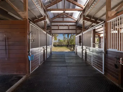 9605 S Magnolia Avenue Ocala FL 34476