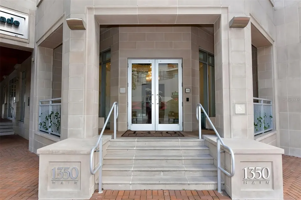 1350 Main Street Sarasota FL 34236