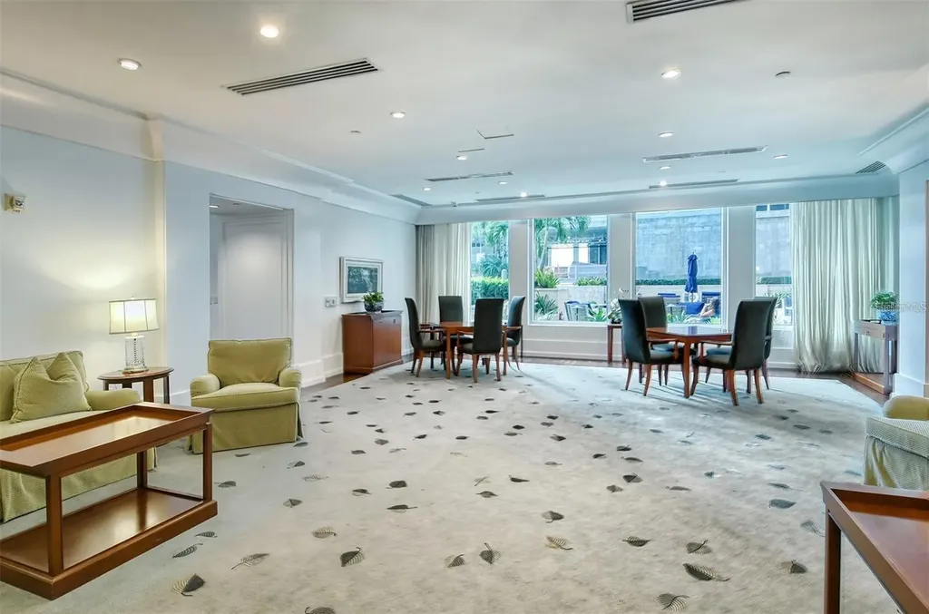 1350 Main Street Sarasota FL 34236