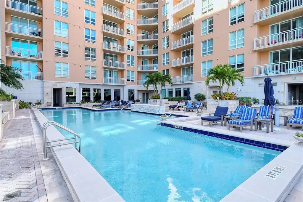 1350 Main Street Sarasota FL 34236