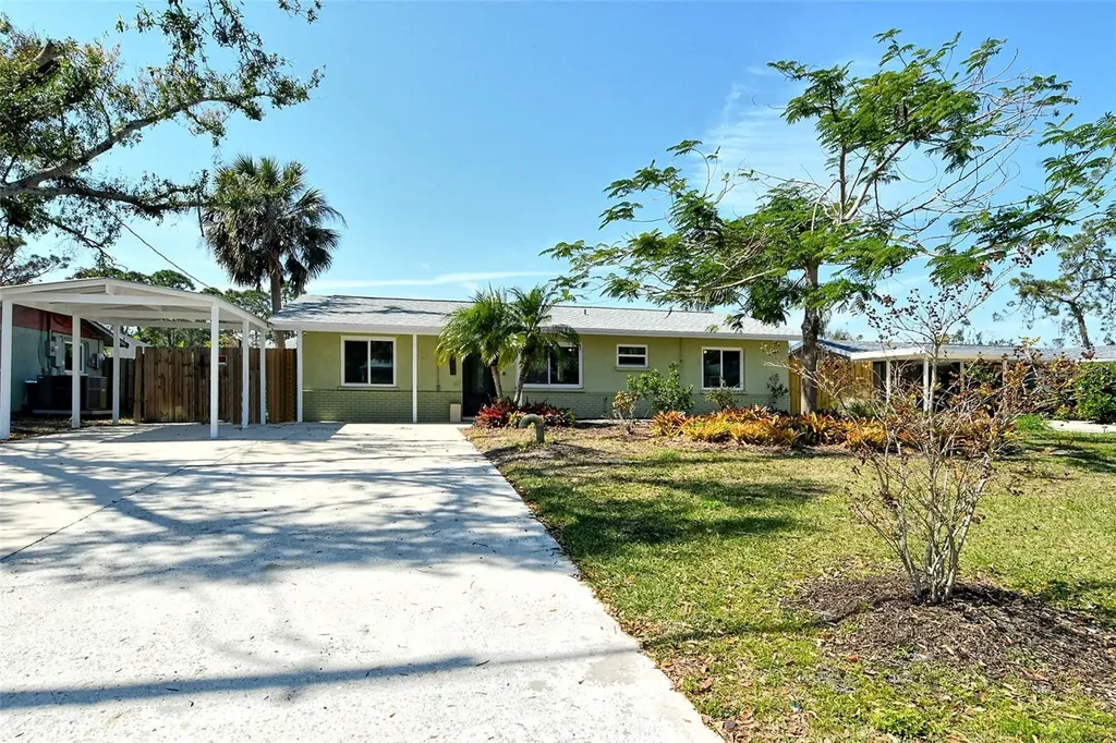 5422 Nutmeg Avenue Sarasota FL 34231