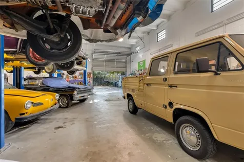 41 N Dollins Avenue Orlando FL 32805