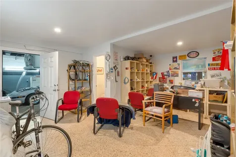 41 N Dollins Avenue Orlando FL 32805