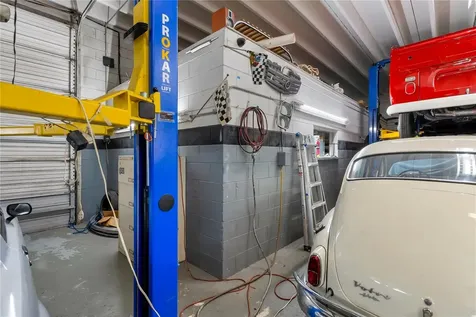 41 N Dollins Avenue Orlando FL 32805