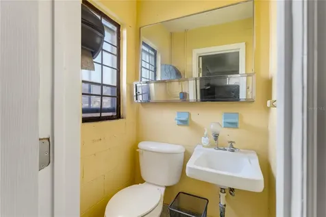 41 N Dollins Avenue Orlando FL 32805