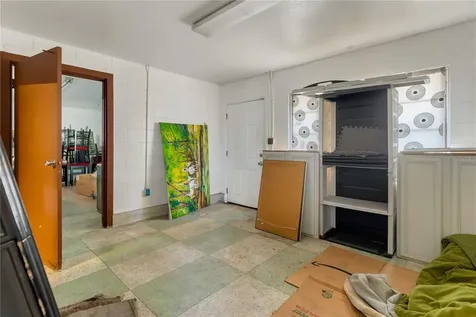 41 N Dollins Avenue Orlando FL 32805