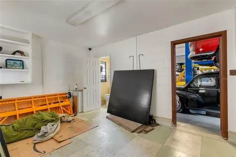 41 N Dollins Avenue Orlando FL 32805