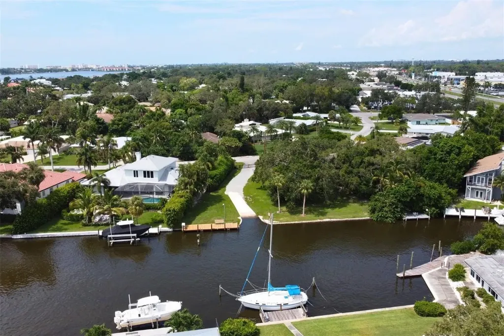1860 Southpointe Drive Sarasota FL 34231