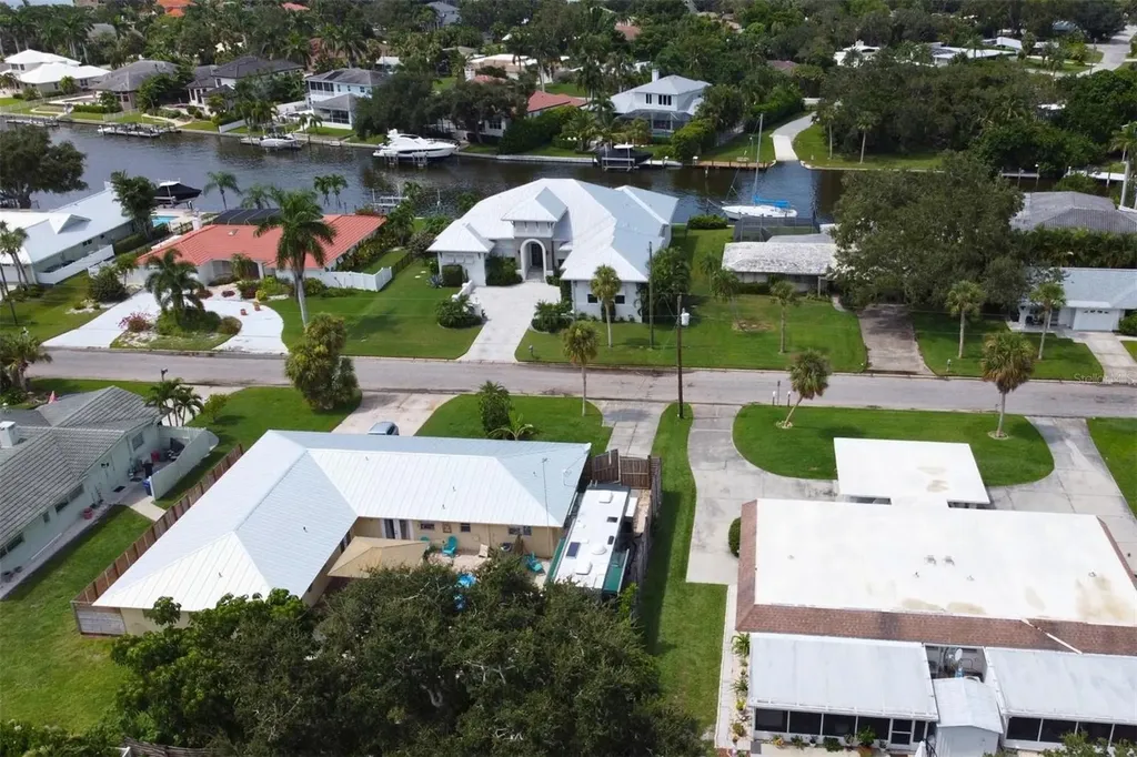 1860 Southpointe Drive Sarasota FL 34231
