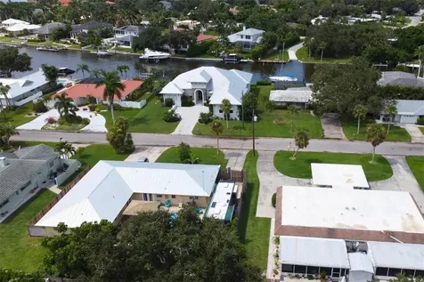 1860 Southpointe Drive Sarasota FL 34231