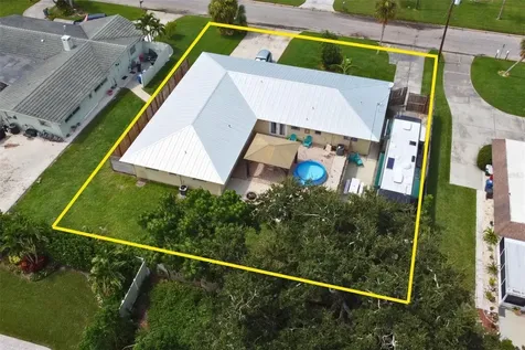 1860 Southpointe Drive Sarasota FL 34231