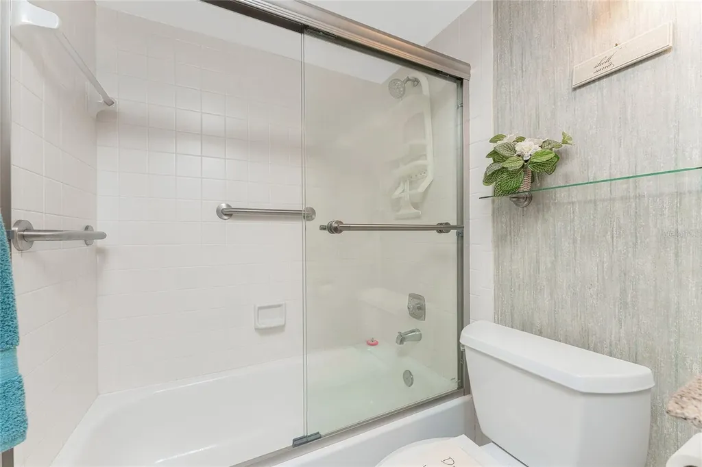 1651 Beach Road Englewood FL 34223