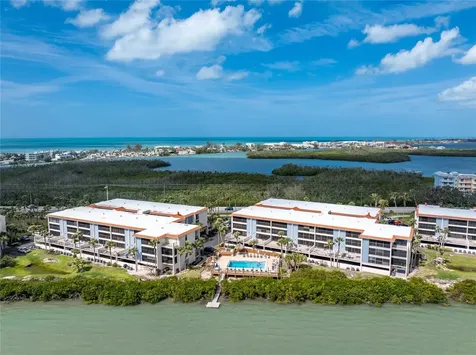 1651 Beach Road Englewood FL 34223