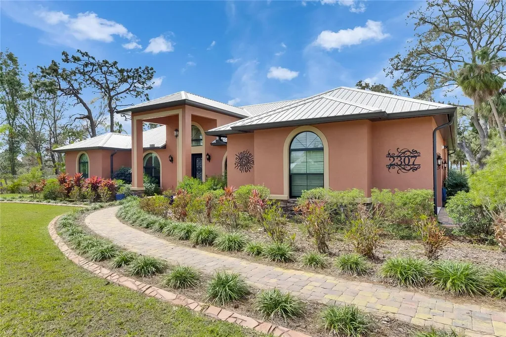 2307 7th Street SW Ruskin FL 33570