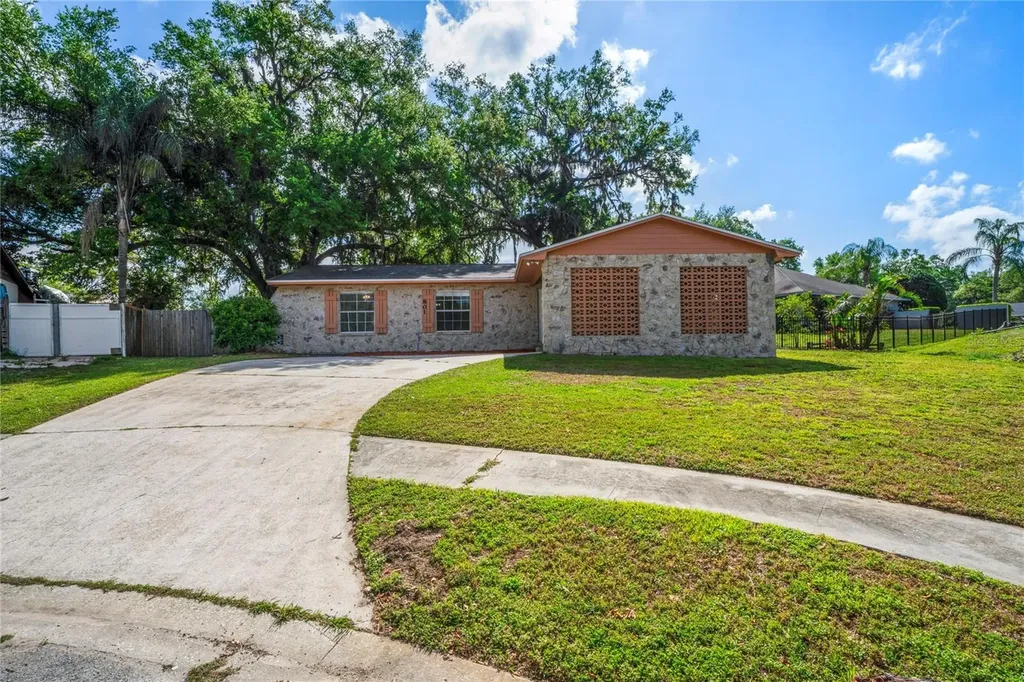801 Chess Place Seffner FL 33584