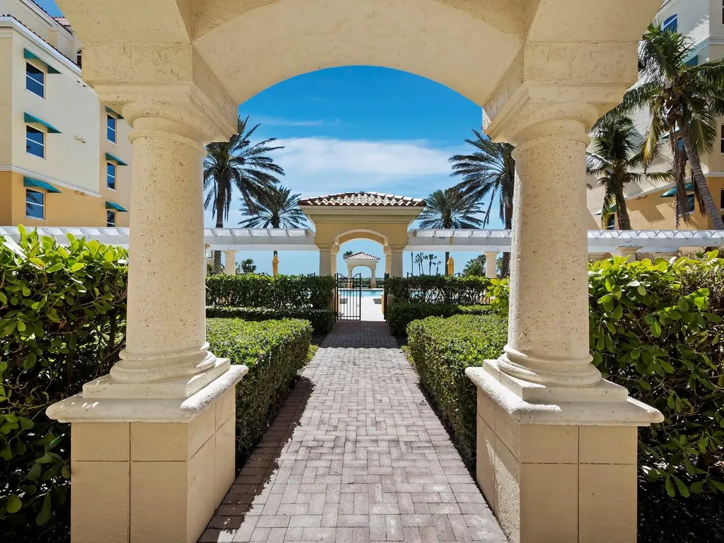 2161 Gulf Of Mexico Drive Longboat Key FL 34228