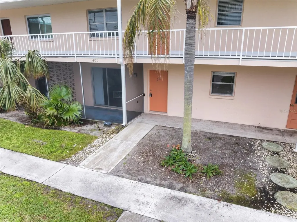 400 Base Avenue E Venice FL 34285