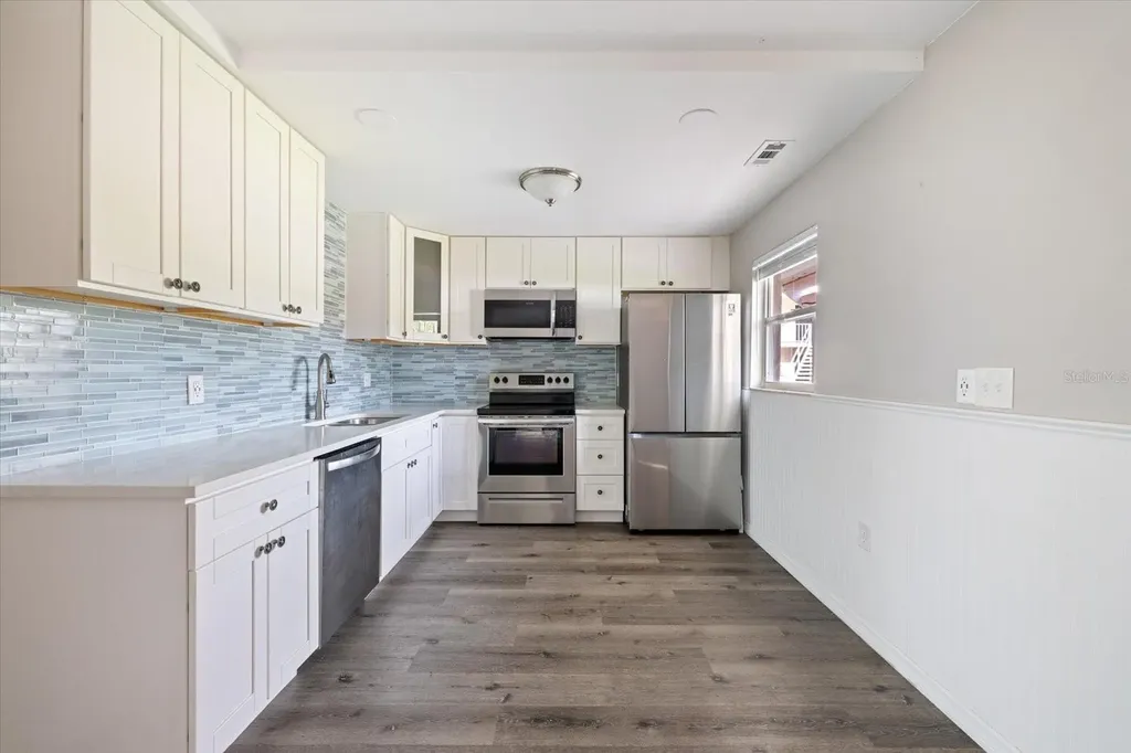 400 Base Avenue E Venice FL 34285