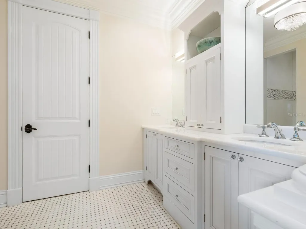 4129 Roberts Point Circle Sarasota FL 34242