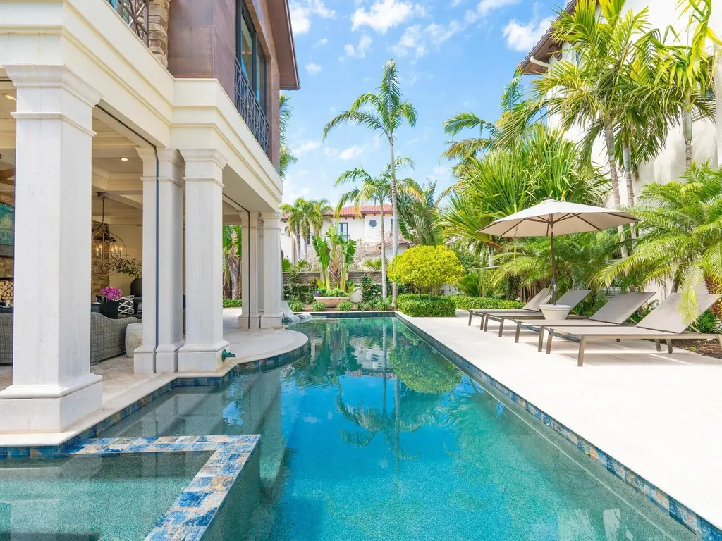 4129 Roberts Point Circle Sarasota FL 34242