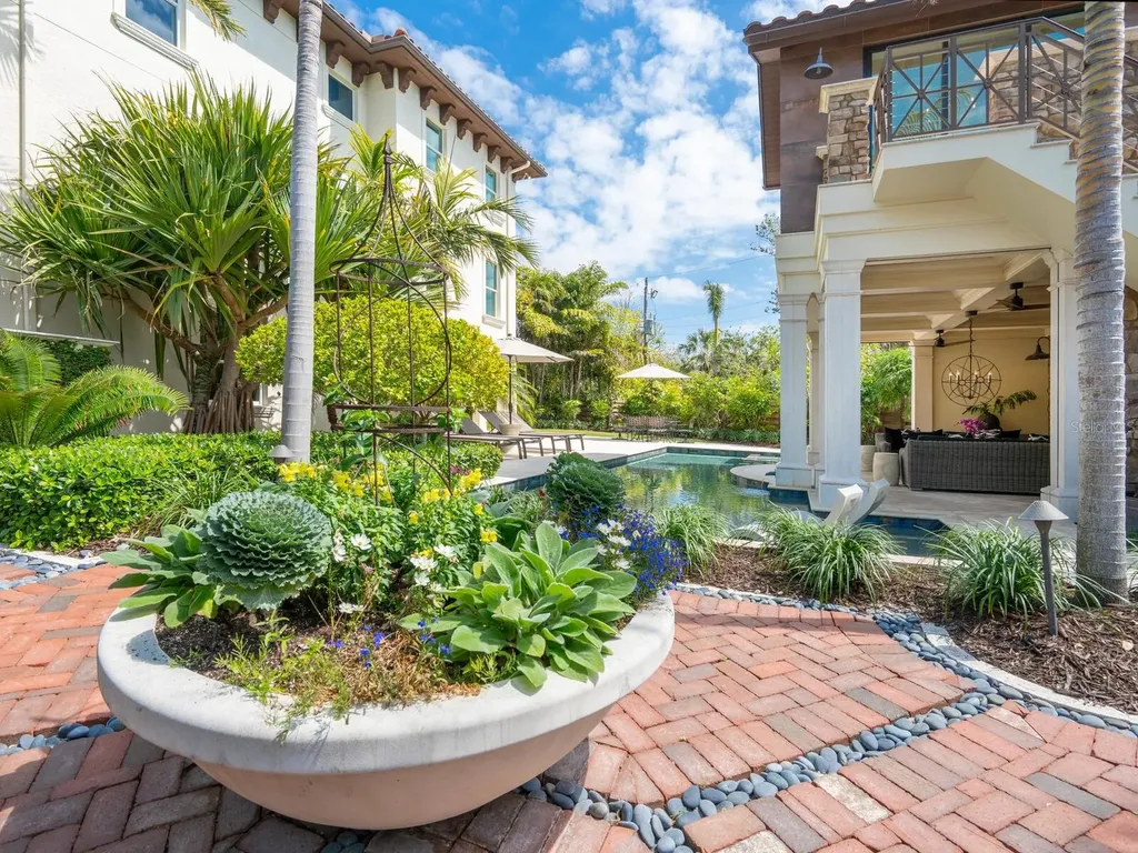 4129 Roberts Point Circle Sarasota FL 34242