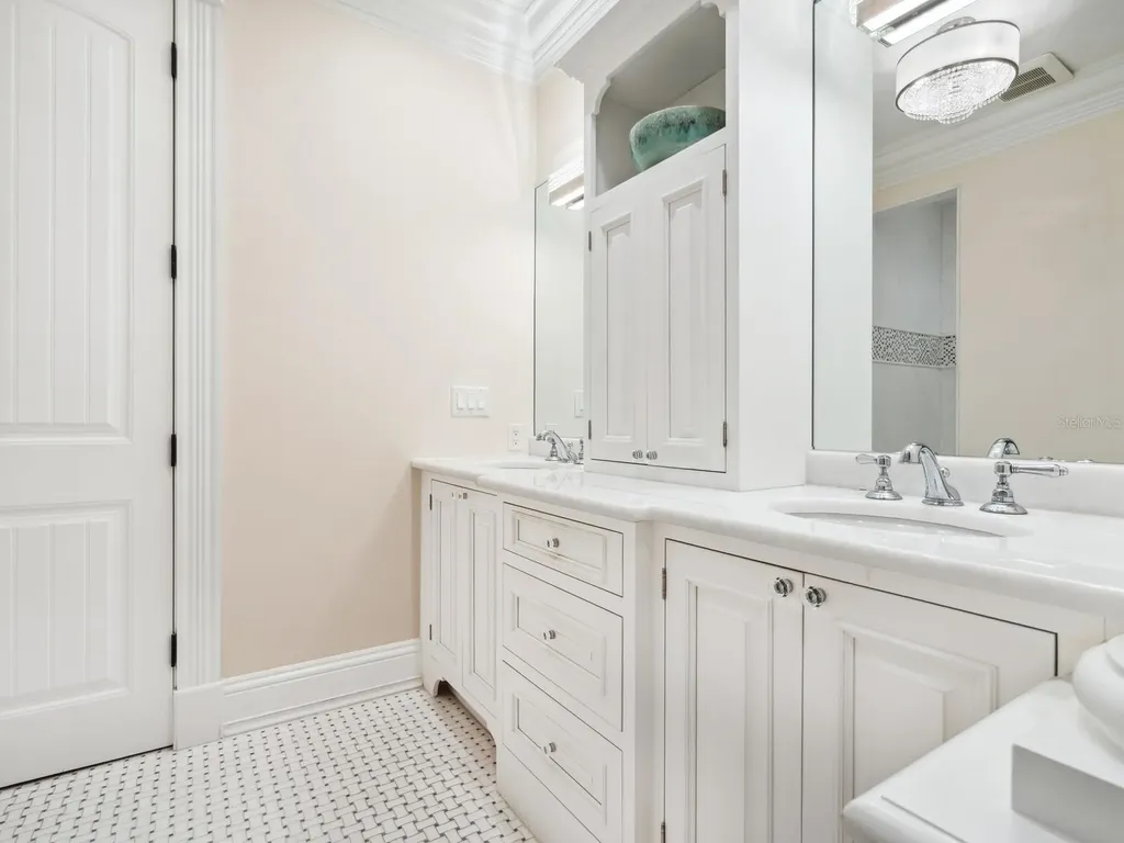 4129 Roberts Point Circle Sarasota FL 34242