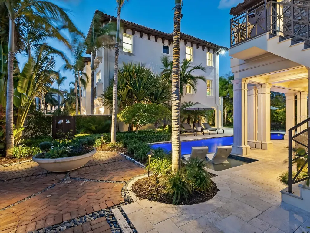 4129 Roberts Point Circle Sarasota FL 34242