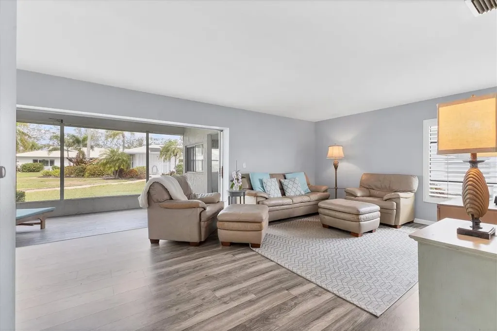 7402 8th Avenue W Bradenton FL 34209