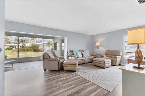 7402 8th Avenue W Bradenton FL 34209