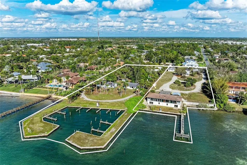 1645 & 1649 Bayshore Road Nokomis FL 34275