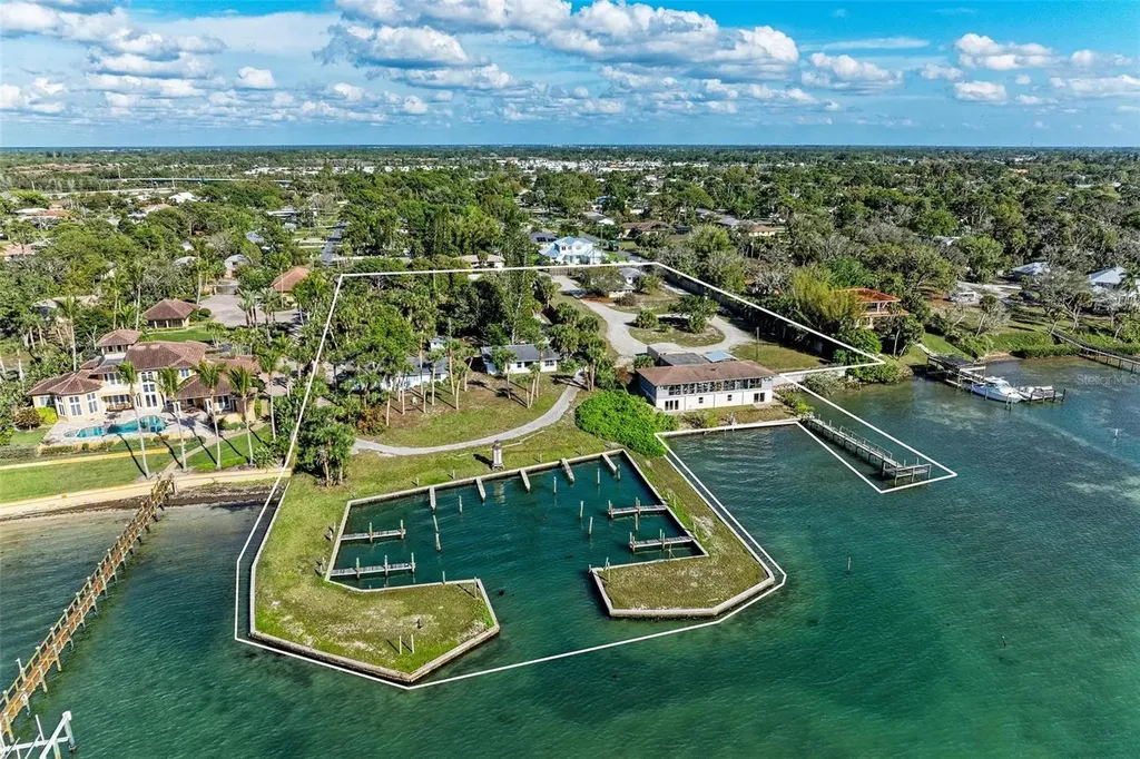 1645 & 1649 Bayshore Road Nokomis FL 34275
